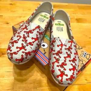 Toms Classic Light Grey Elmo Printed Canvas - Women’s Size 9